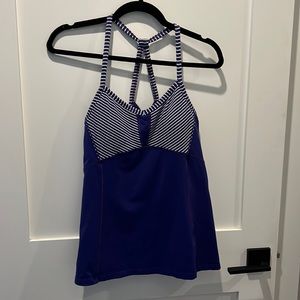 ATHLETA built-in bra workout top. VGUC